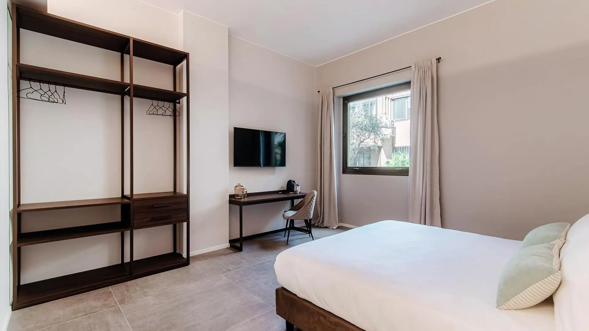 Guest house Como Lakeside Suites