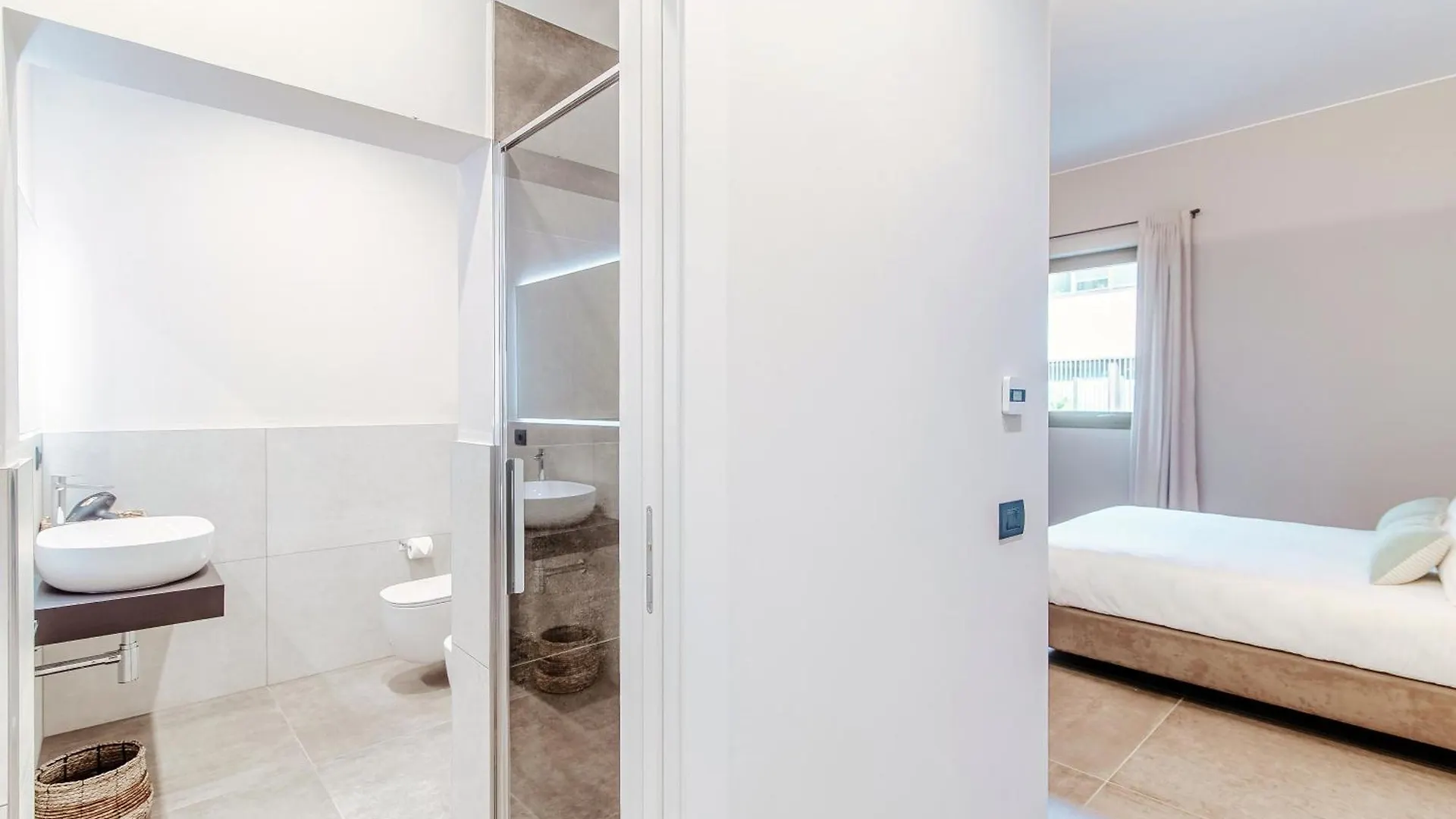 Como Lakeside Suites Guest house