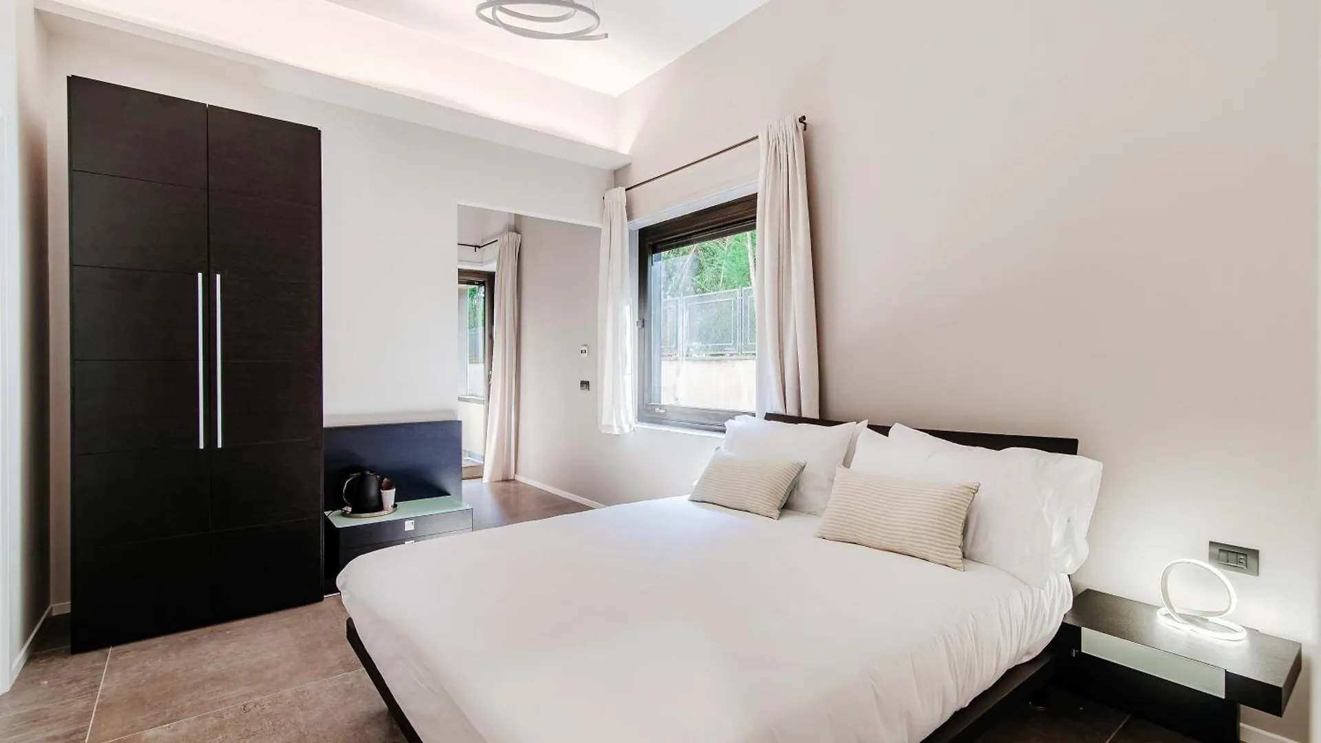Guest house Como Lakeside Suites