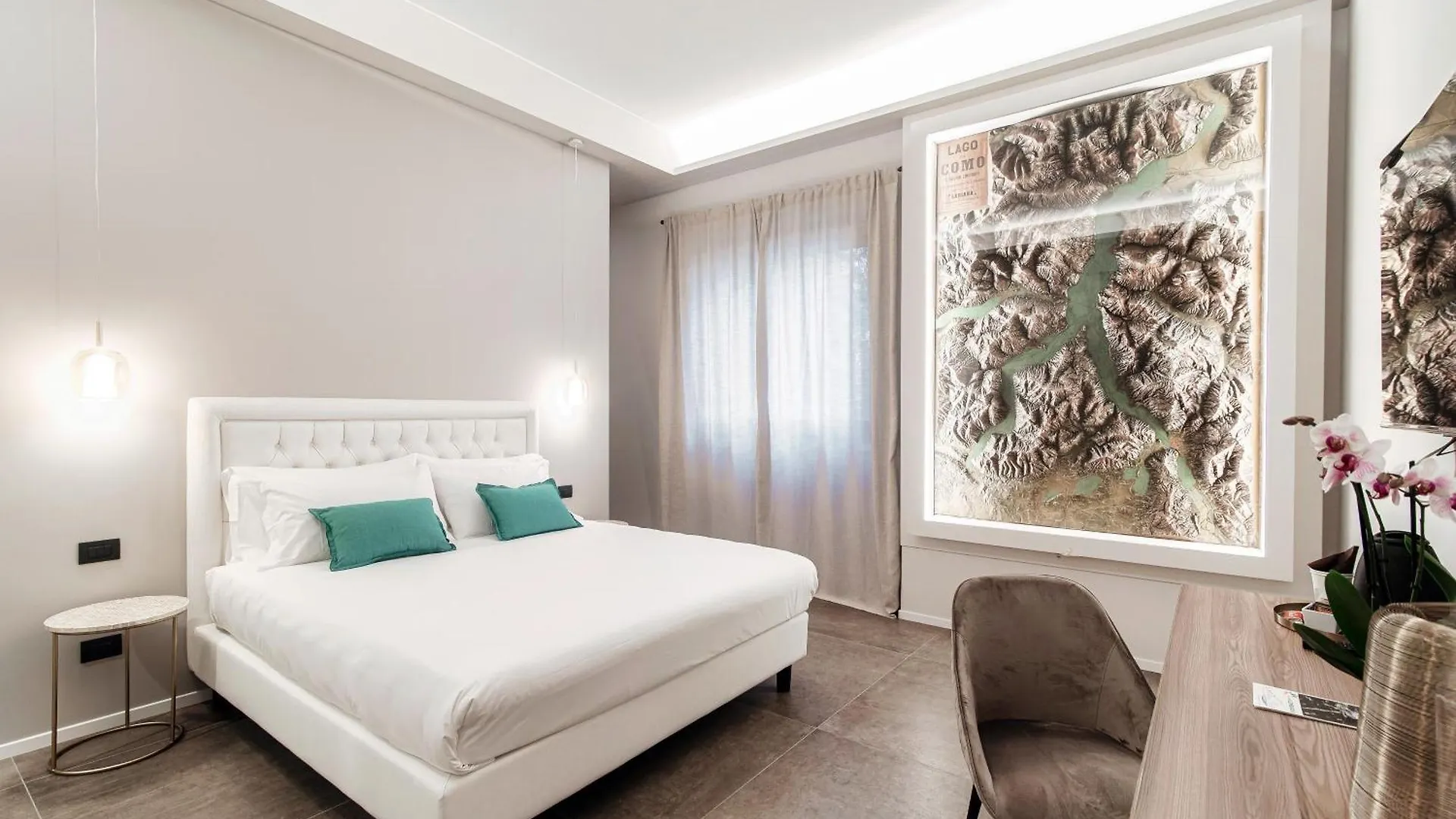 Como Lakeside Suites