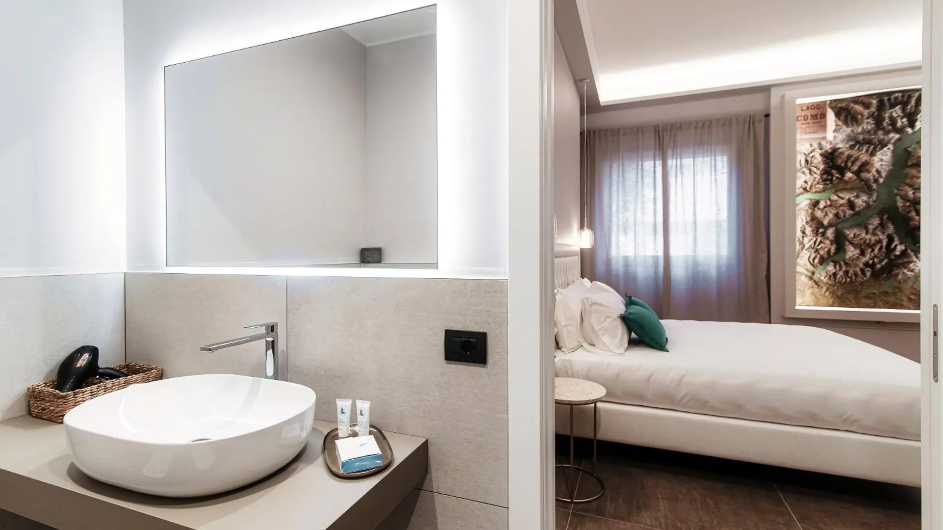 Guest house Como Lakeside Suites