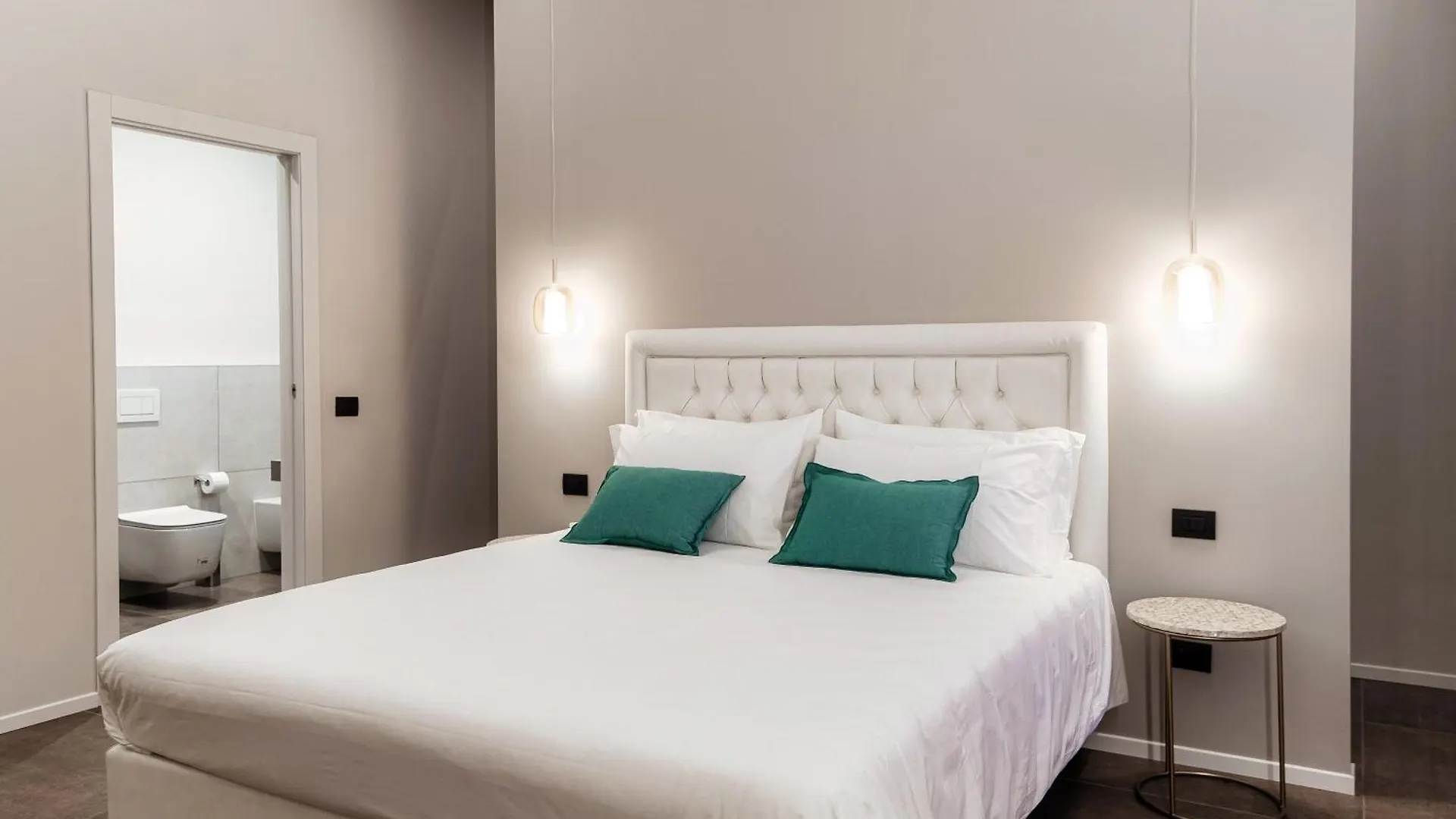 Como Lakeside Suites 0*,